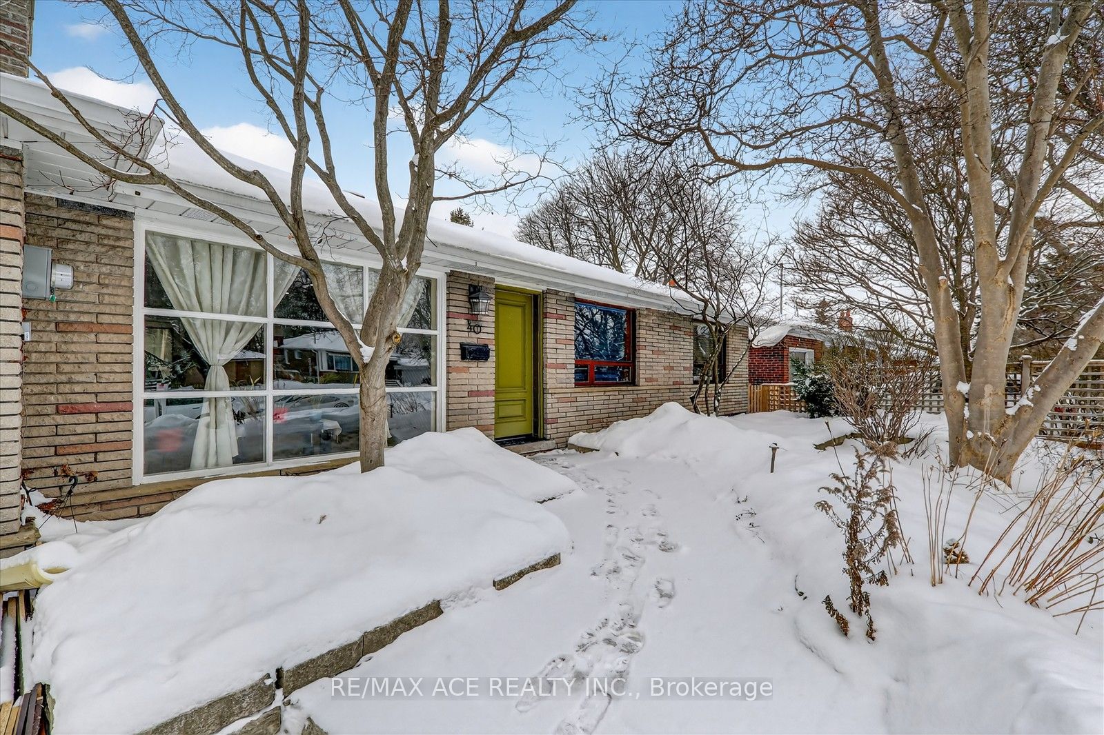 40 Brinloor Boulevard Main Property Photo 4