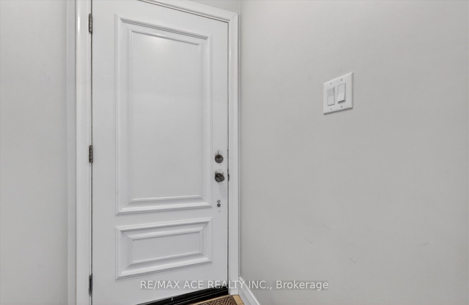 40 Brinloor Boulevard Main Property Photo 5