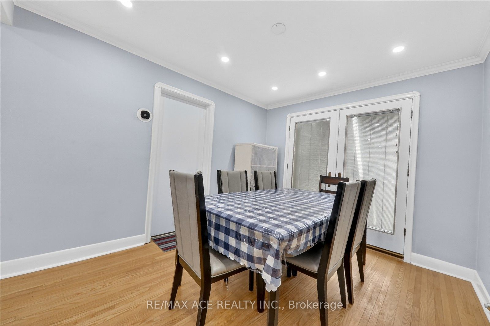 40 Brinloor Boulevard Main Property Photo 11