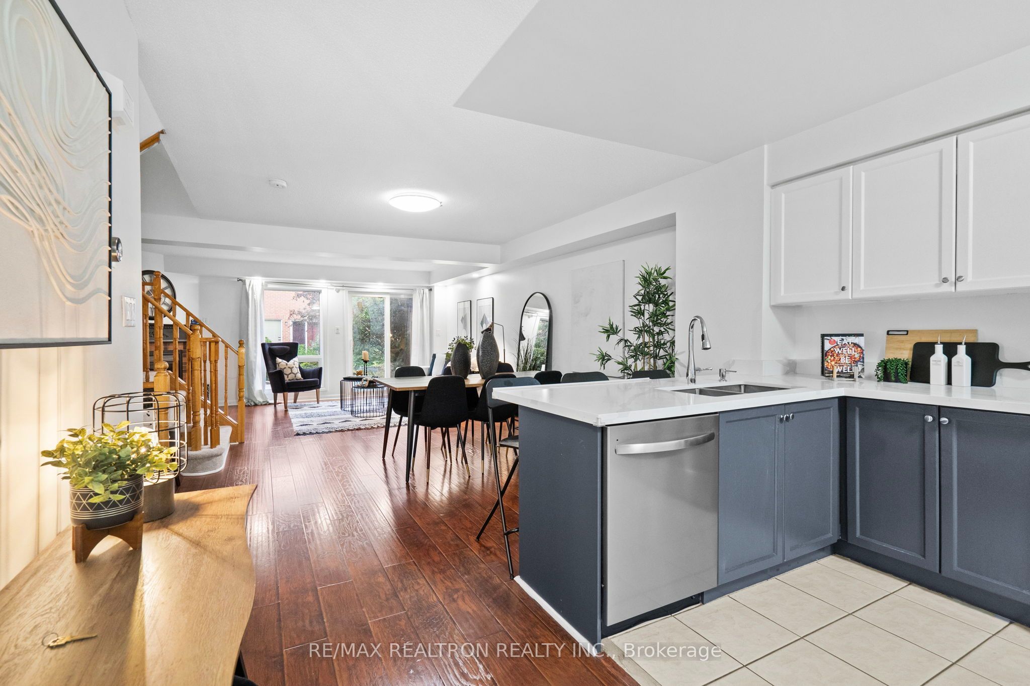 7 Torr Lane Property Photo 10