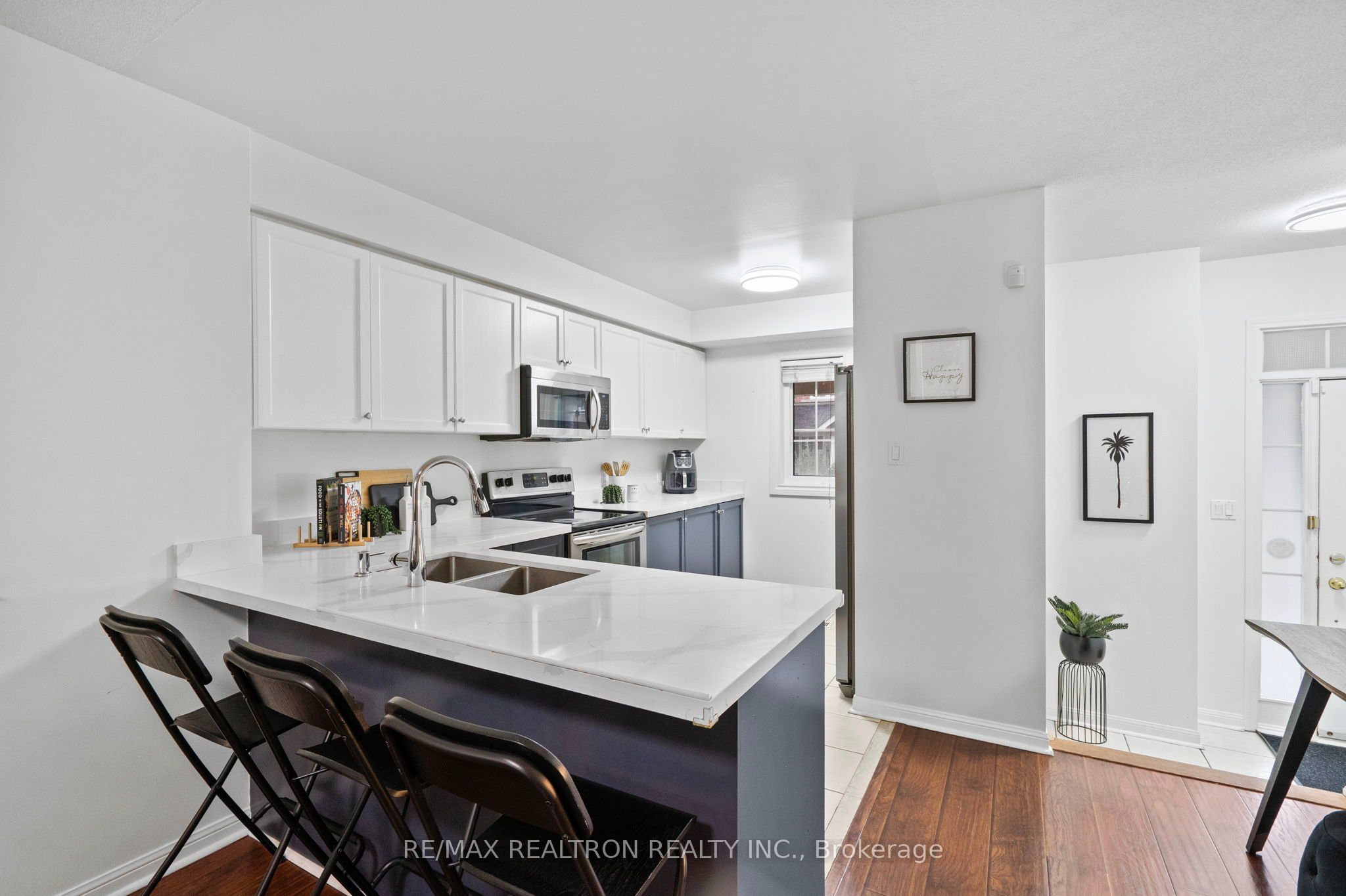 7 Torr Lane Property Photo 11