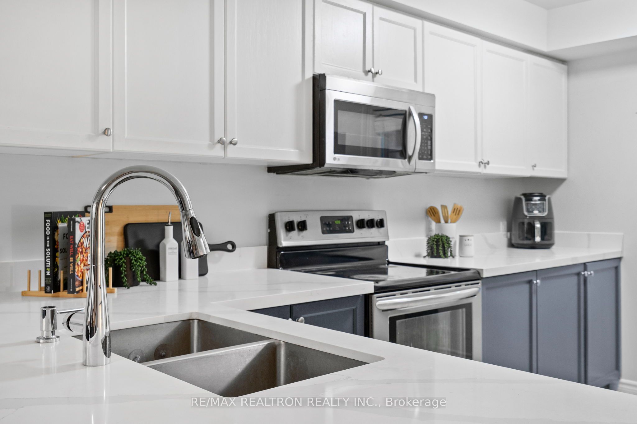 7 Torr Lane Property Photo 12