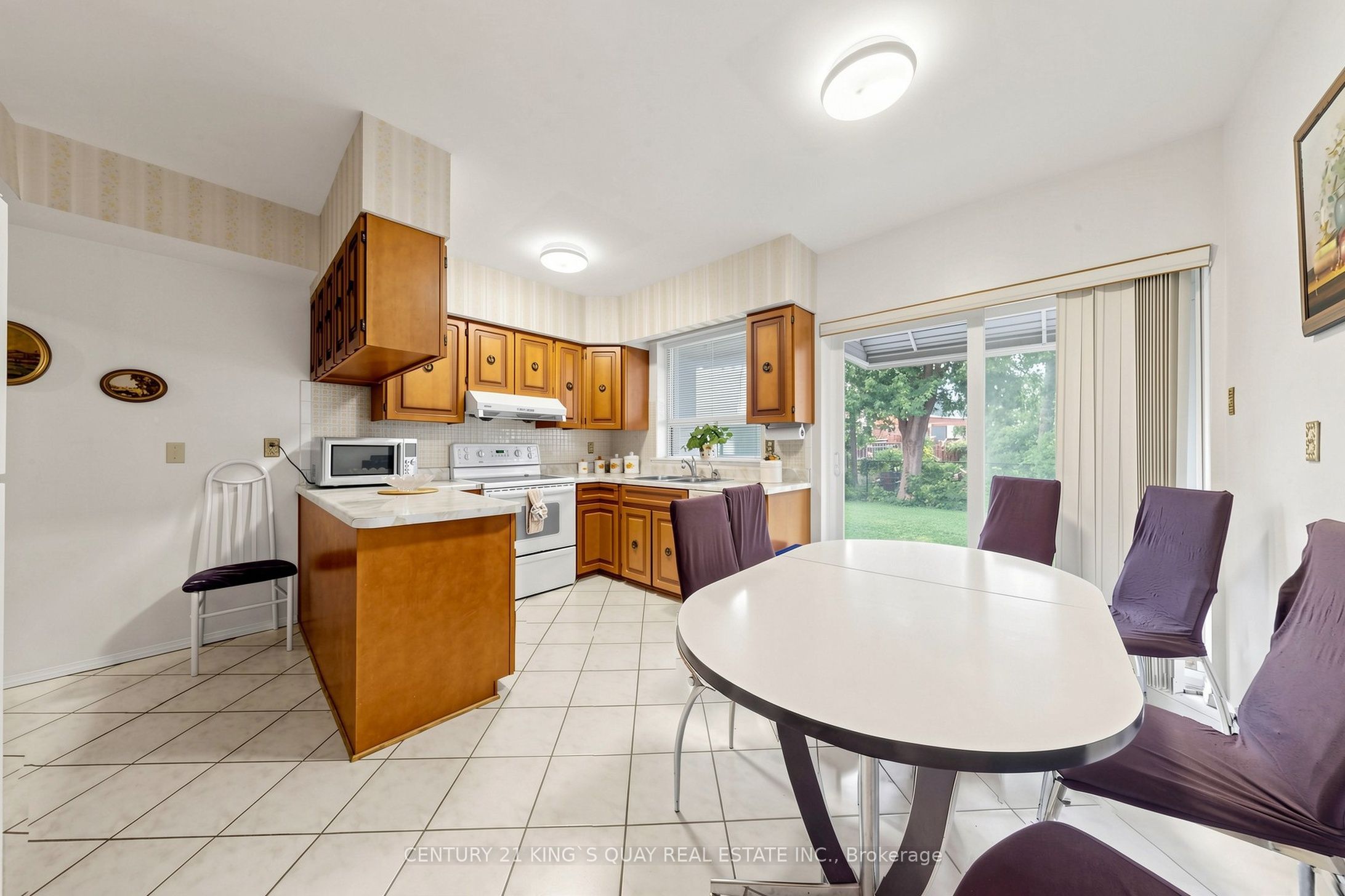 35 Coxwell Avenue Property Photo 9