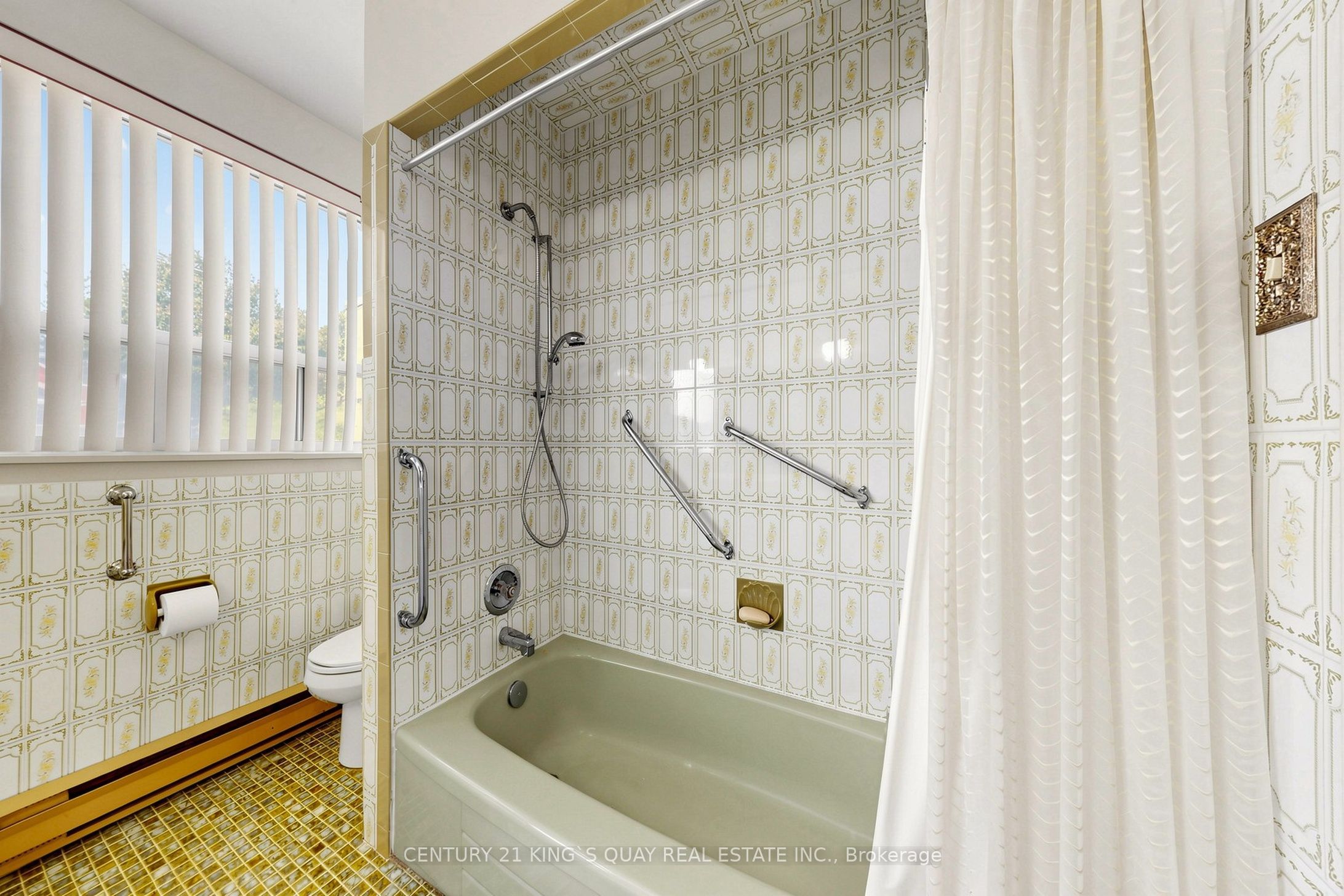 35 Coxwell Avenue Property Photo 21