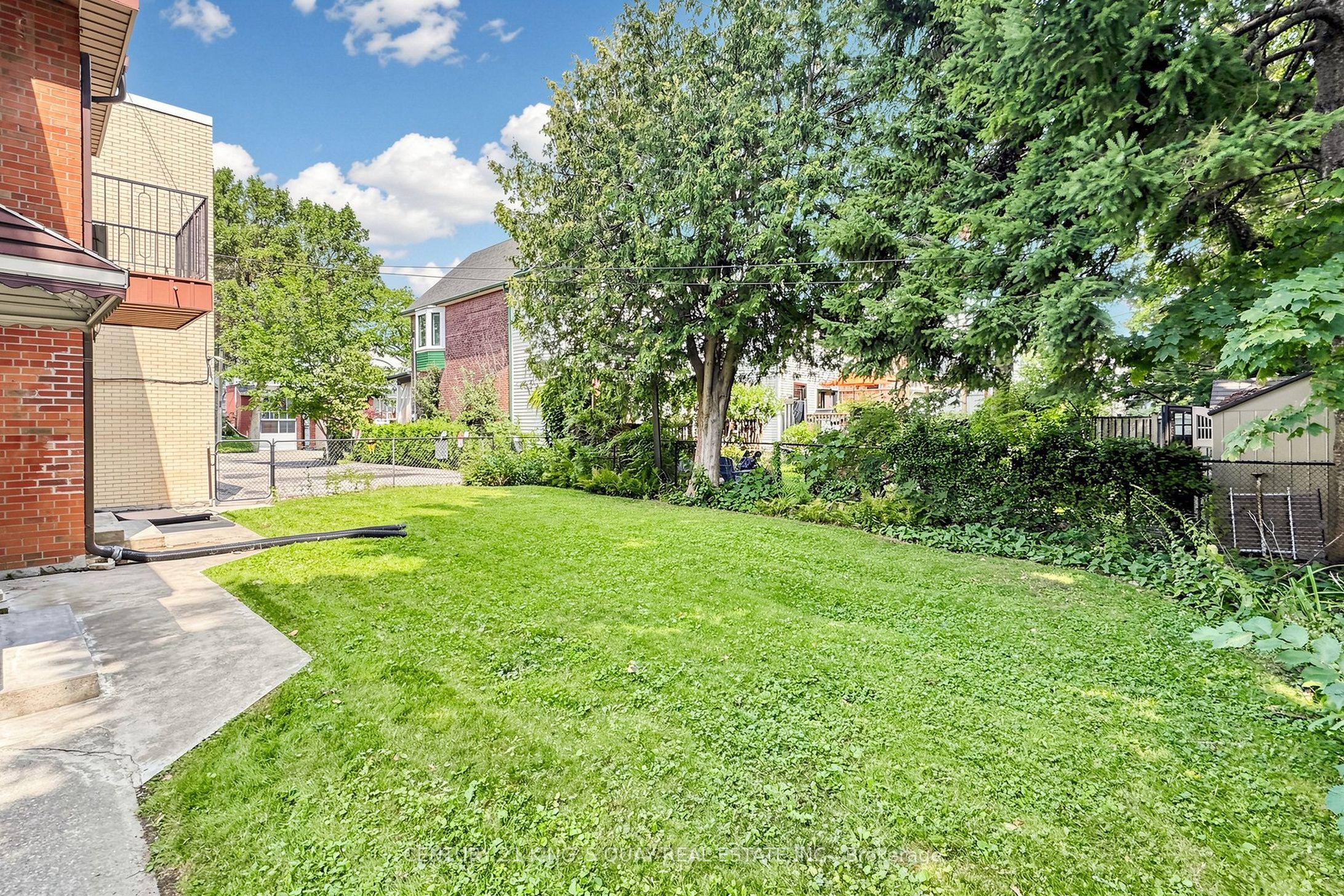 35 Coxwell Avenue Property Photo 50