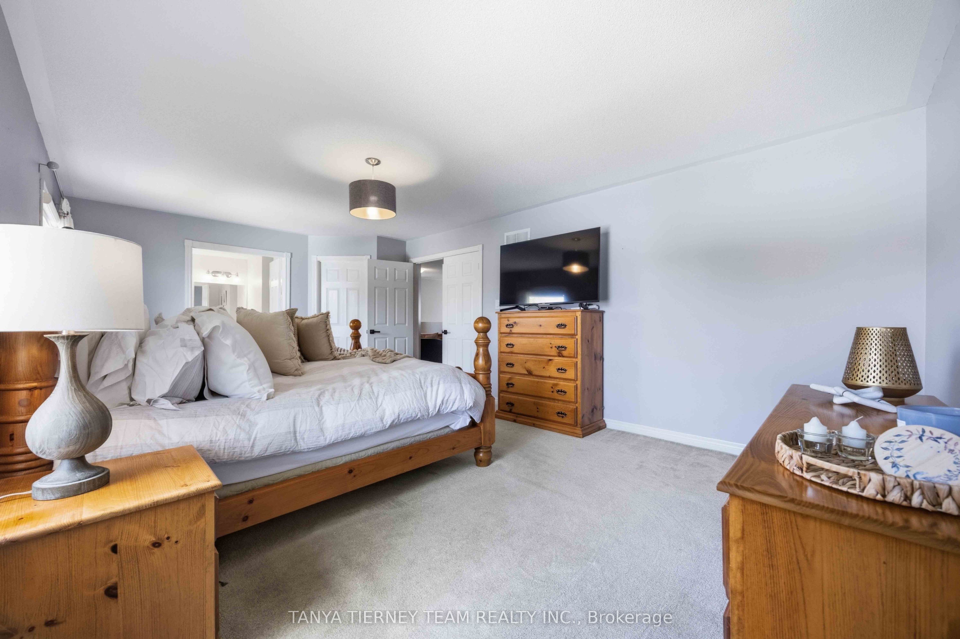 16 Waring Avenue Property Photo 32