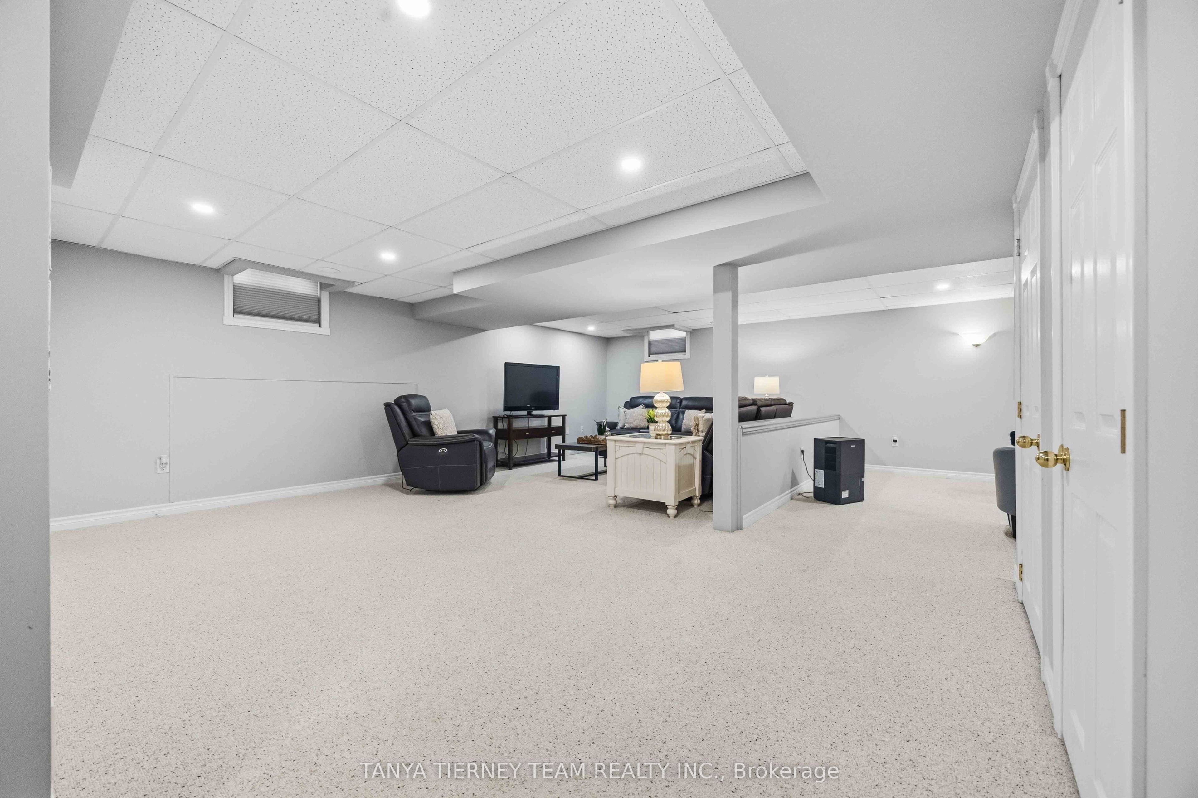 16 Waring Avenue Property Photo 43