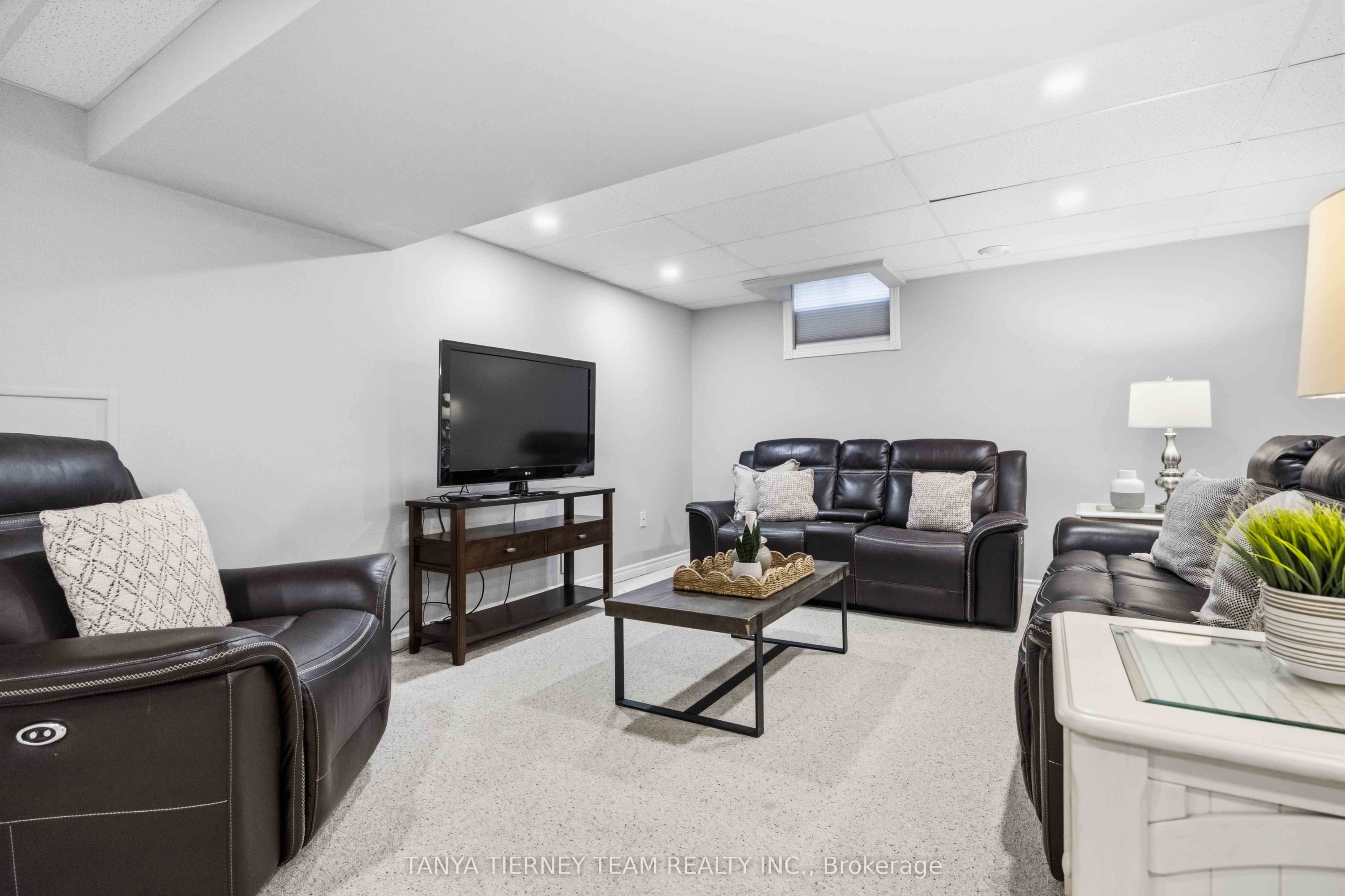 16 Waring Avenue Property Photo 44