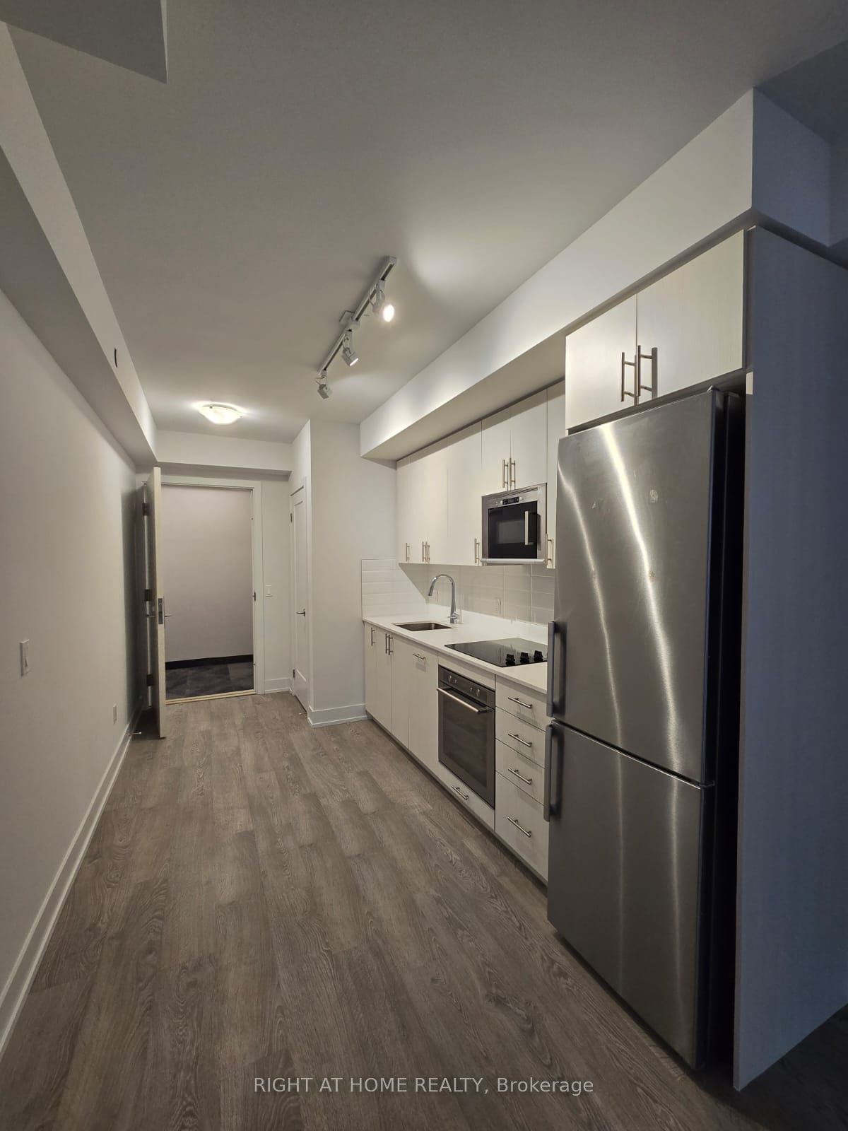 2550 Simcoe Street N Unit306 Property Photo 3