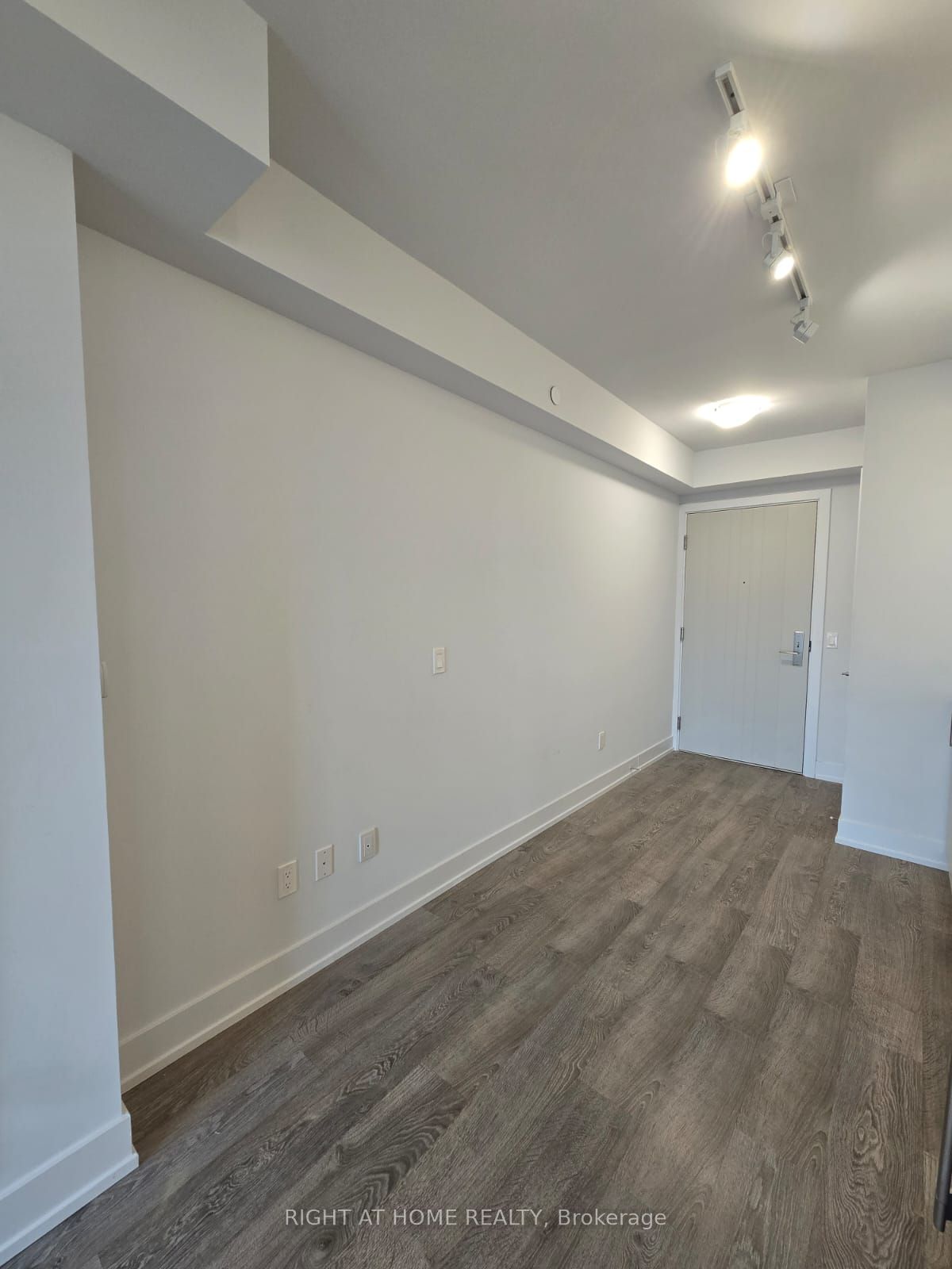 2550 Simcoe Street N Unit306 Property Photo 4