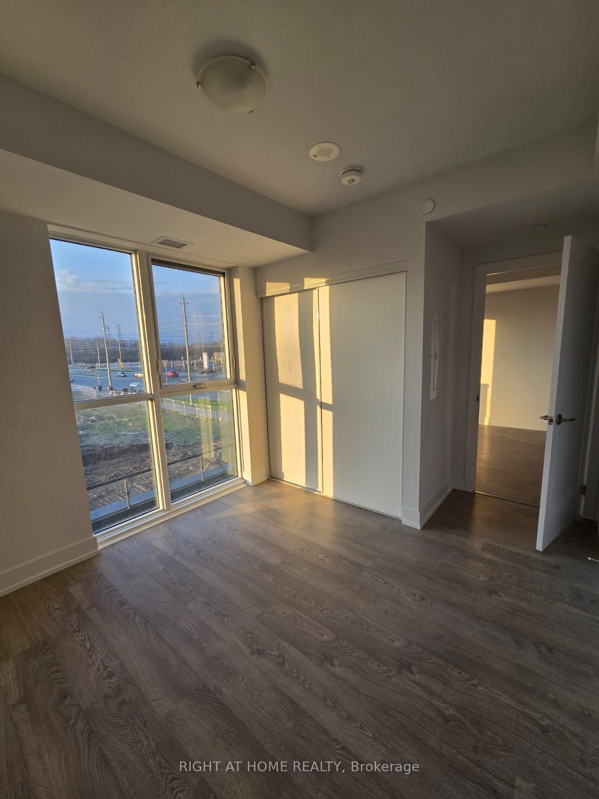 2550 Simcoe Street N Unit306 Property Photo 6