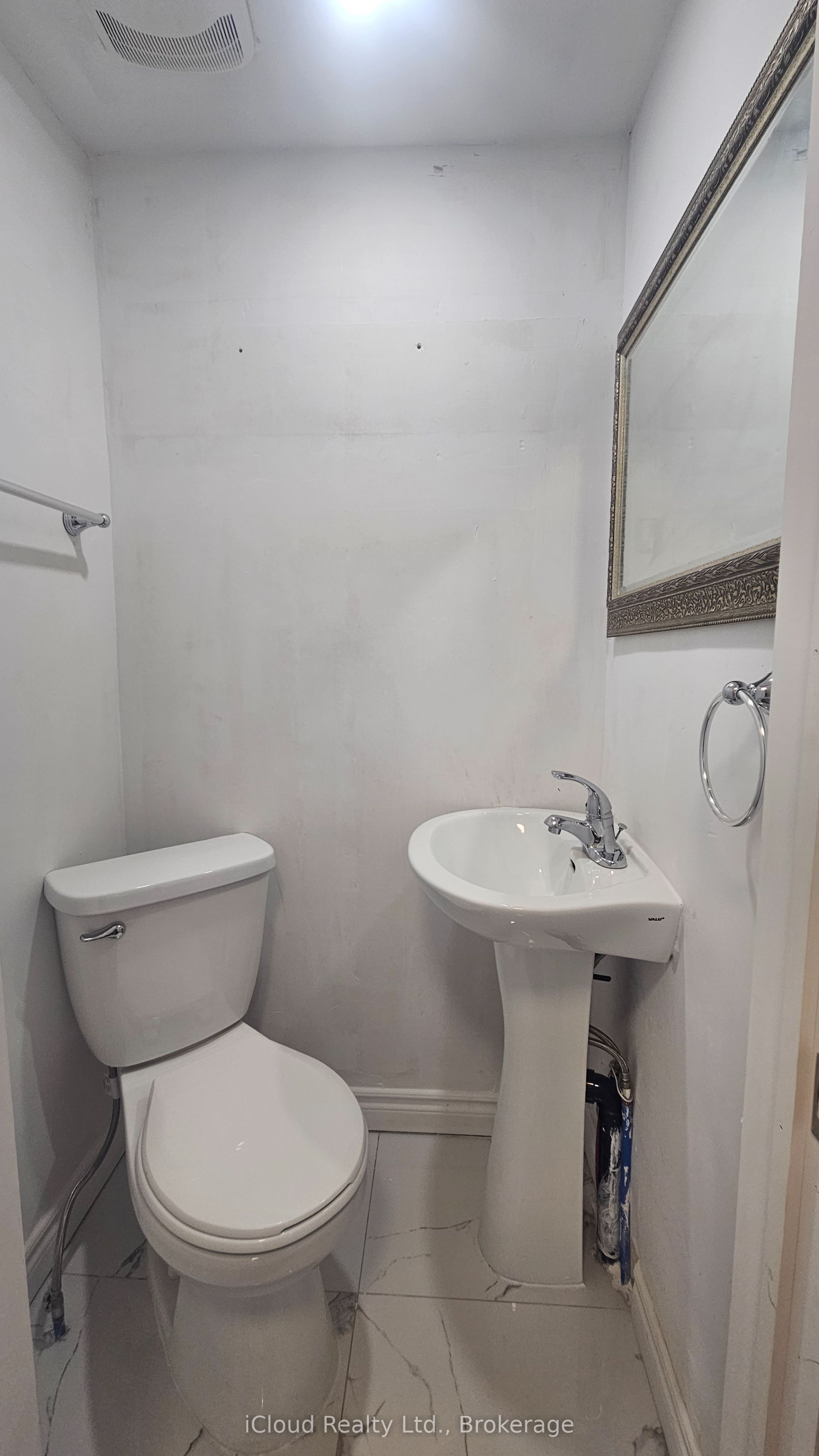 32 Frey Crescent Main Property Photo 3