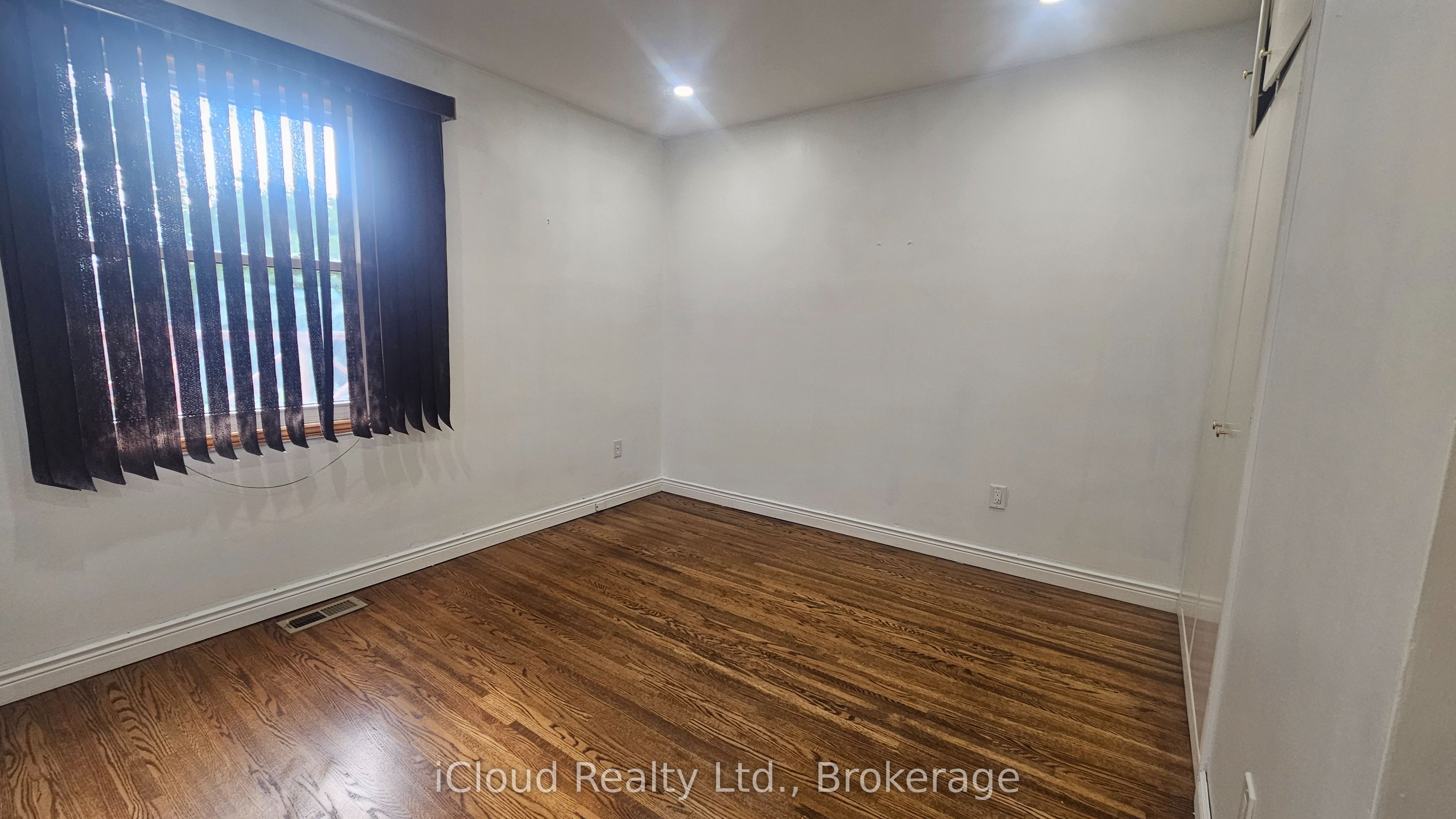 32 Frey Crescent Main Property Photo 12