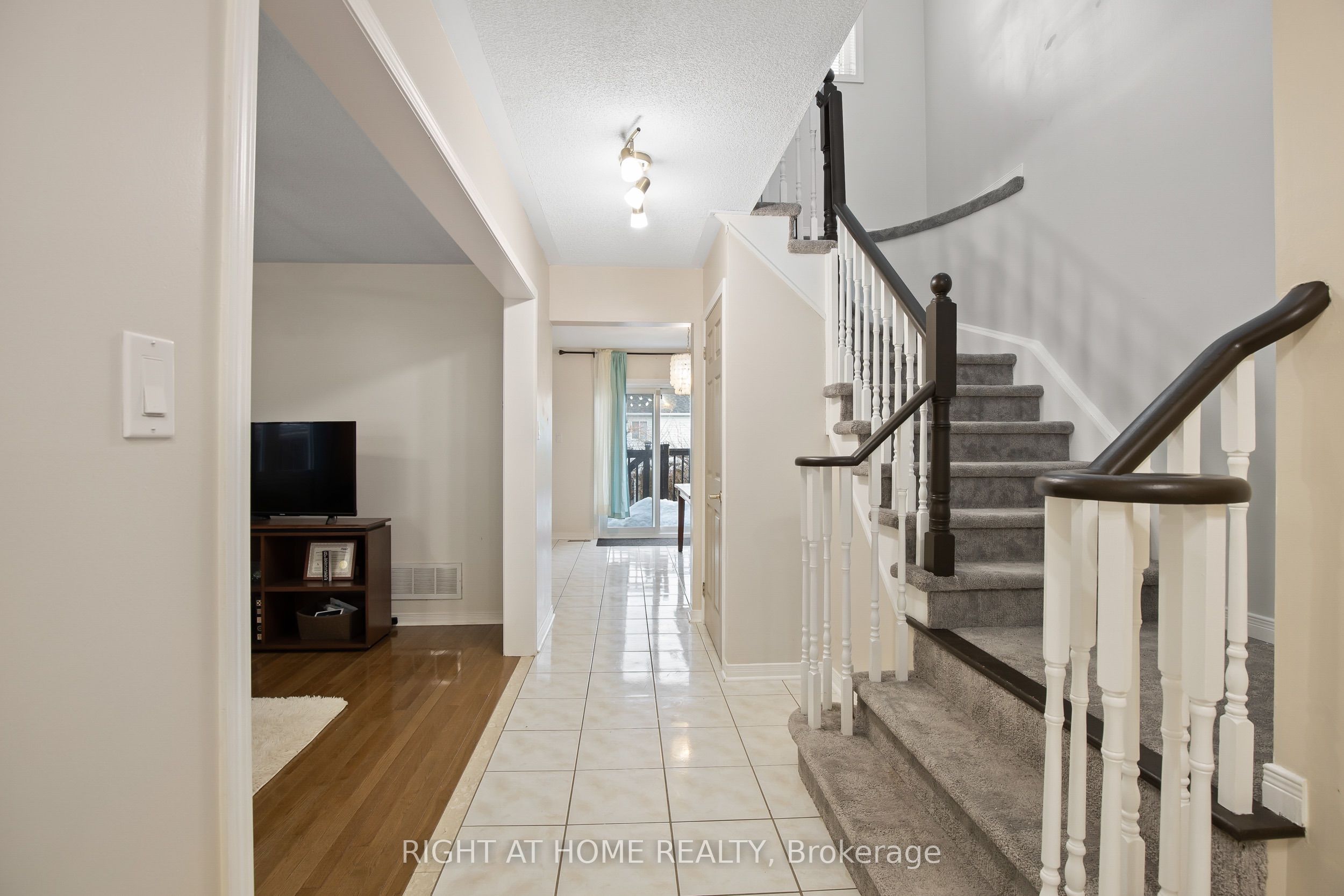 71 Hutton Place Property Photo 3