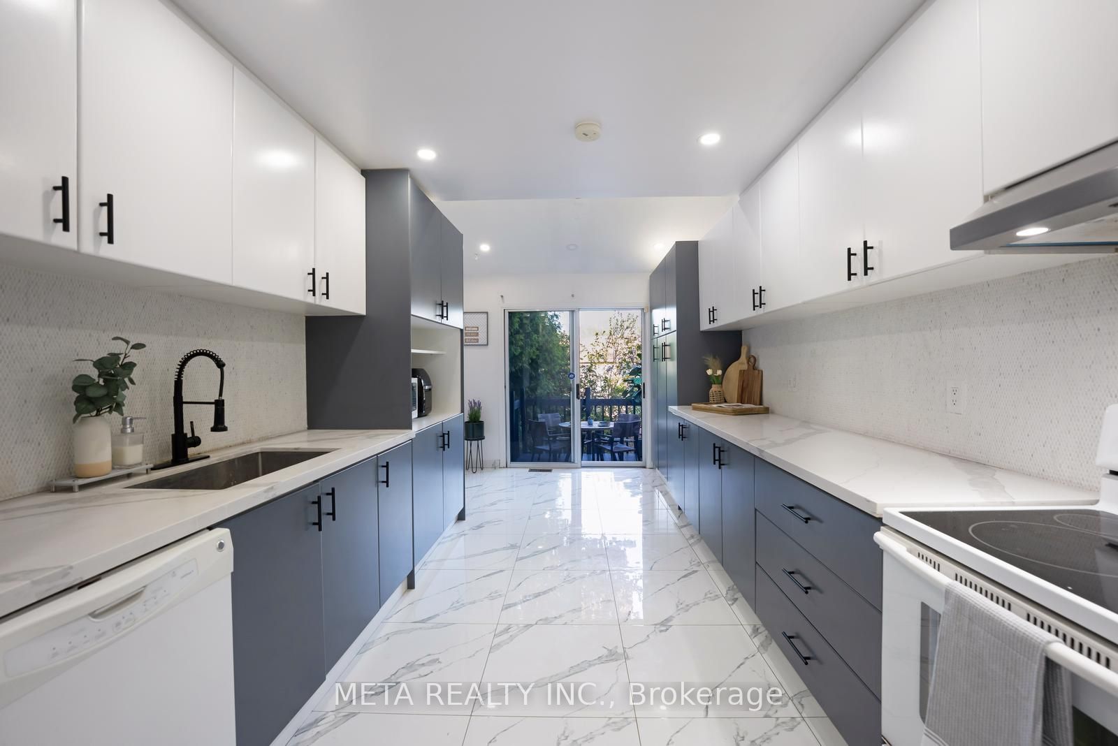 33 Heaver Drive Property Photo 11