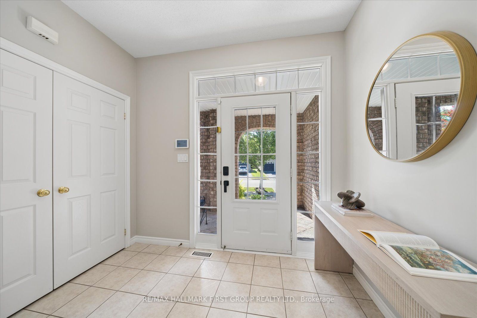 9 Pebblebrook Crescent Property Photo 3