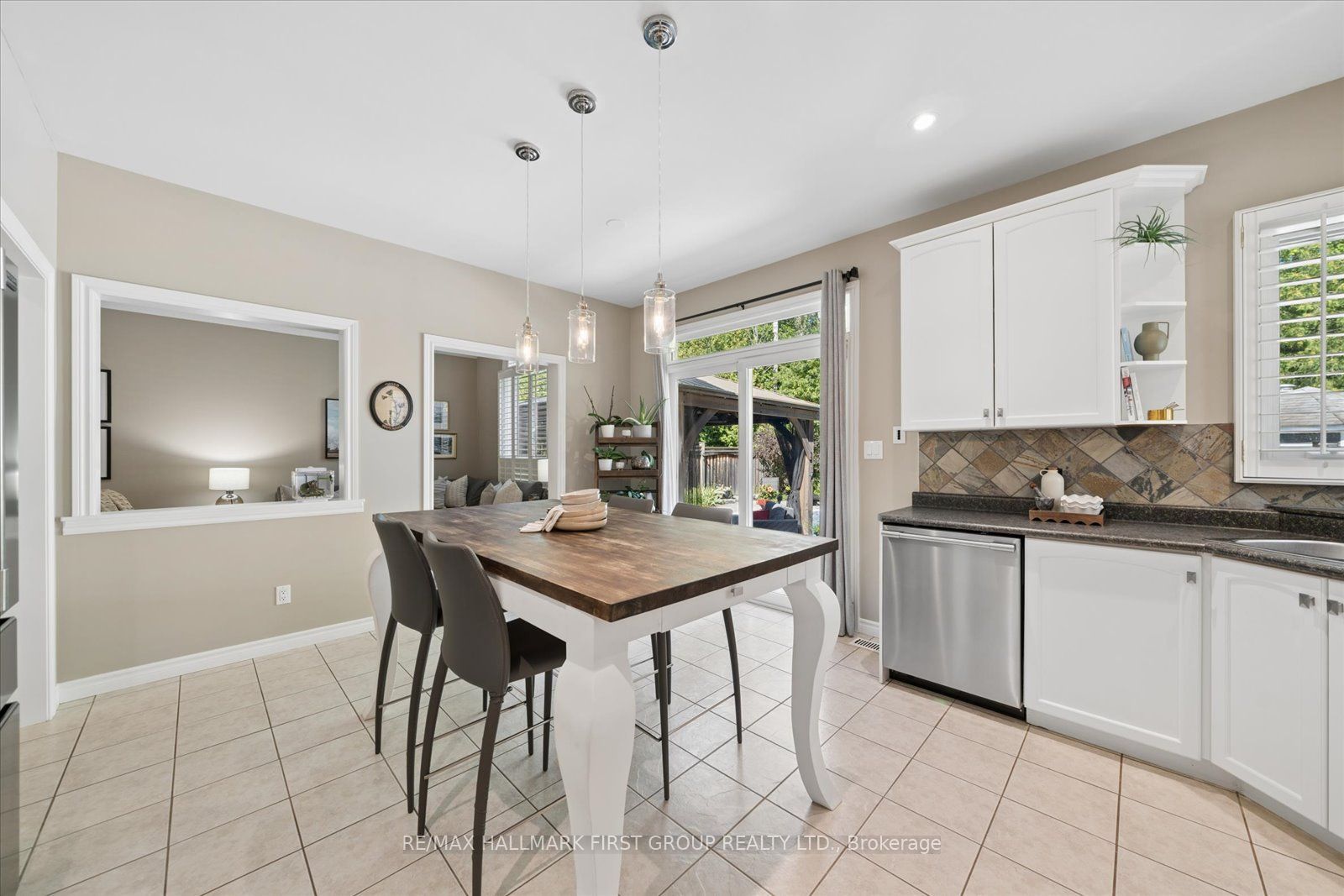 9 Pebblebrook Crescent Property Photo 10