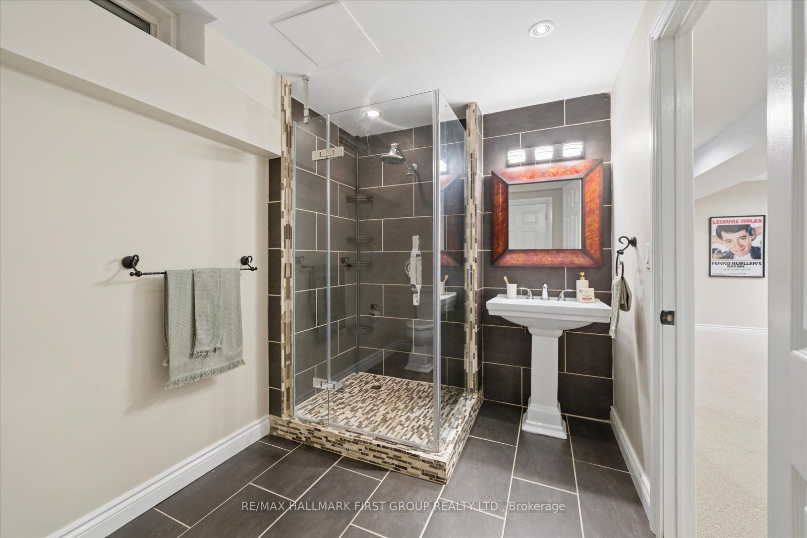 9 Pebblebrook Crescent Property Photo 36