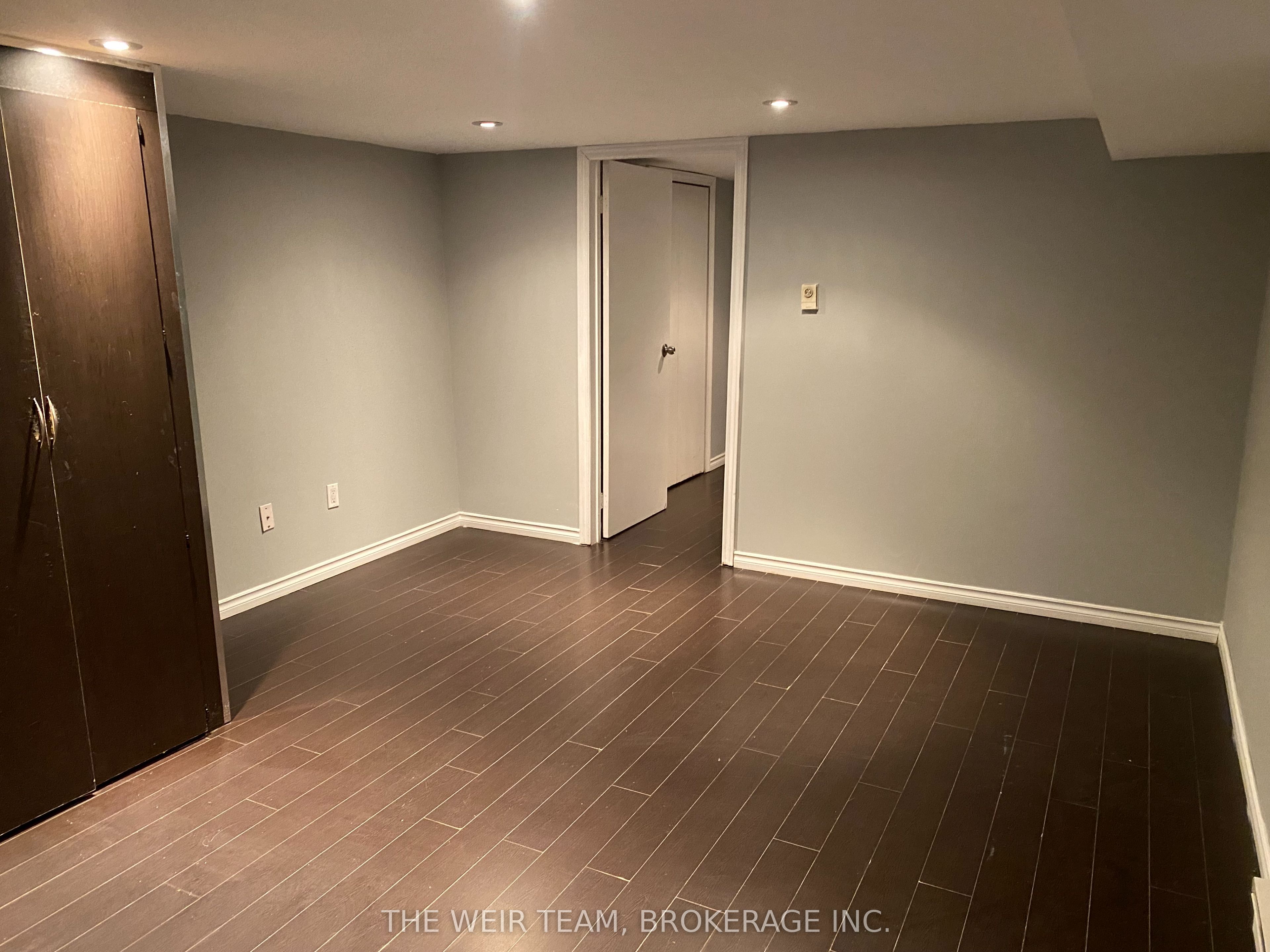 61 Rushbrooke Avenue Lower Property Photo 4