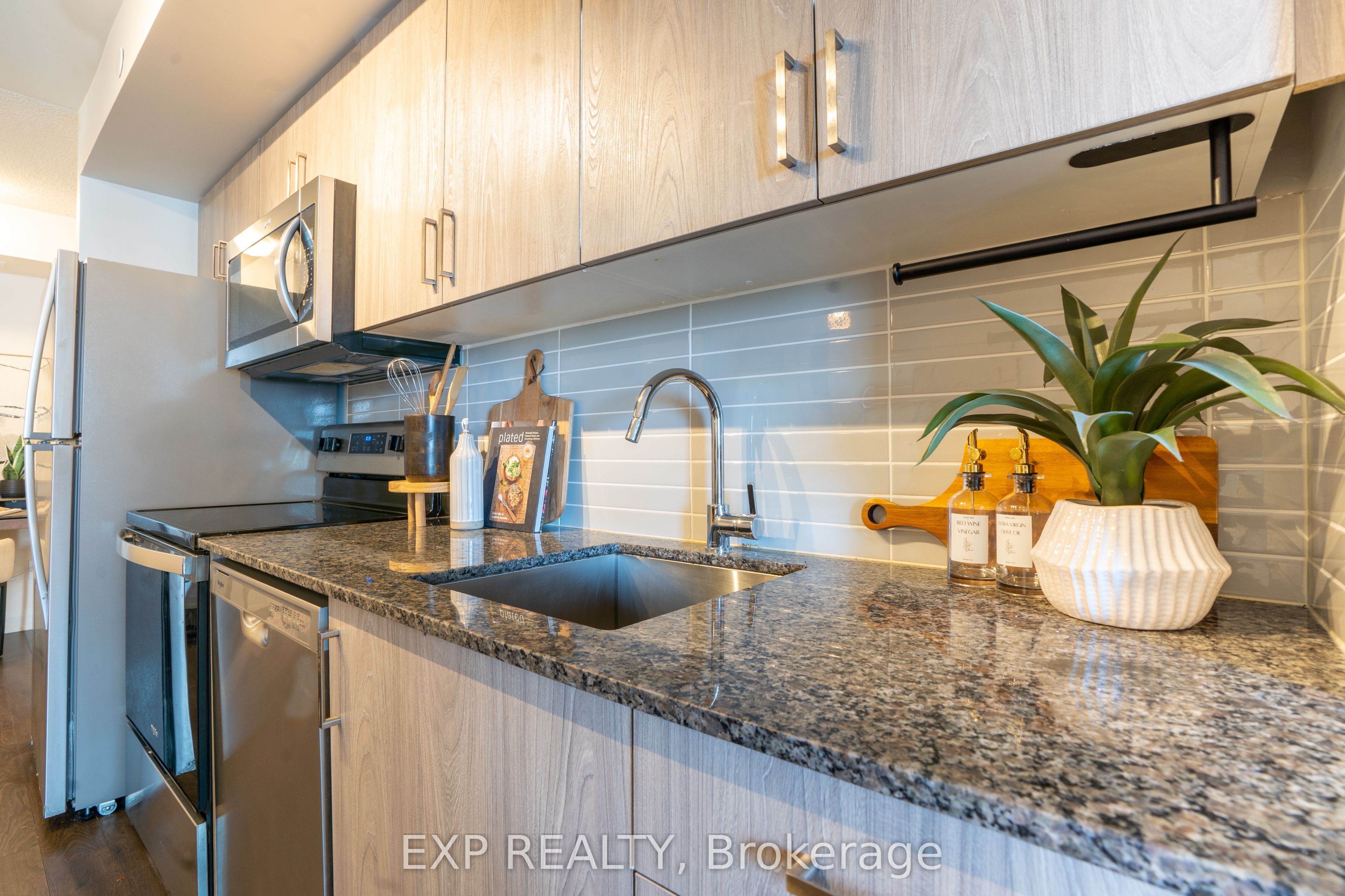 20 Meadowglen Place 2410 Property Photo 4