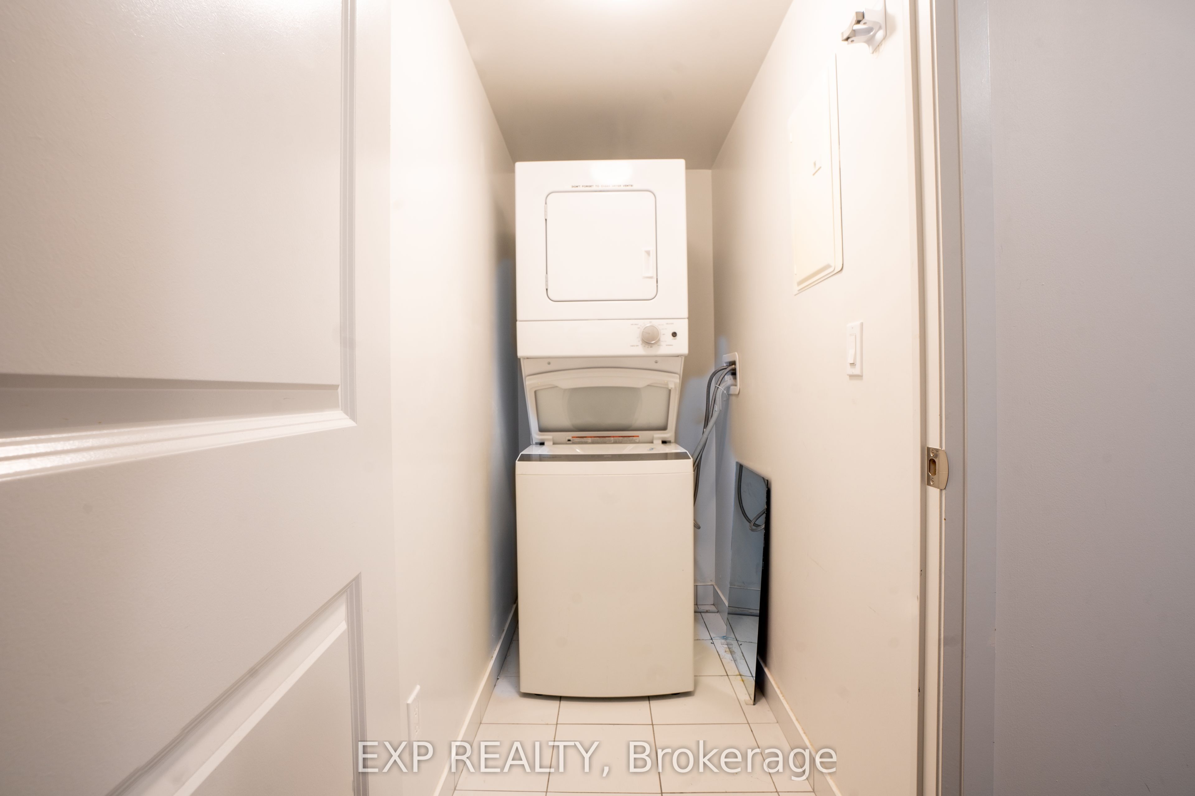 20 Meadowglen Place 2410 Property Photo 10