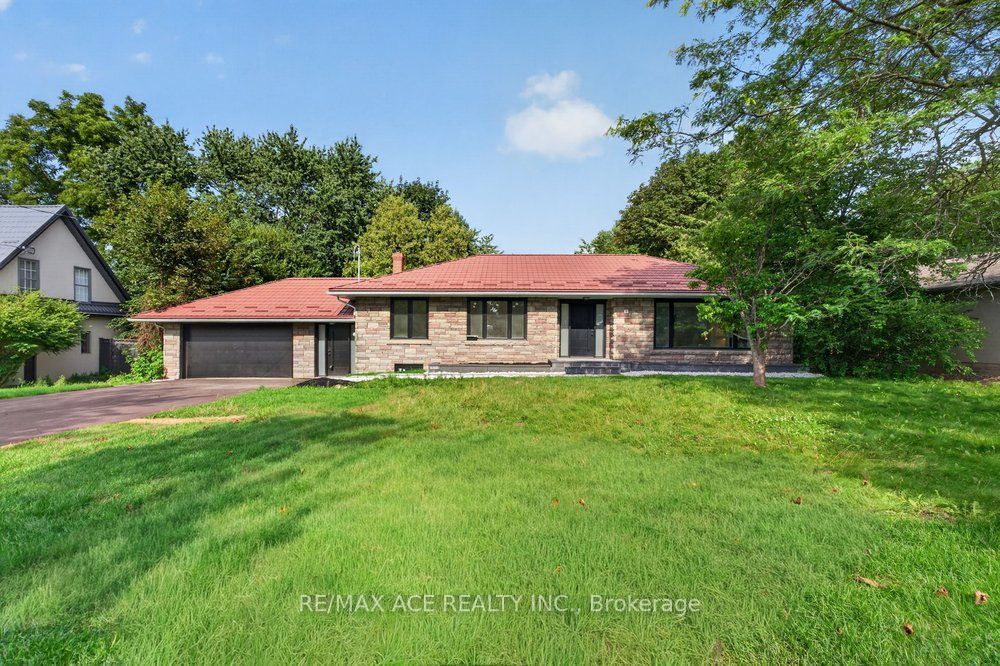 11 Faircroft Boulevard