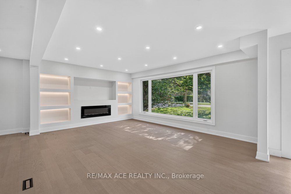 11 Faircroft Boulevard Property Photo 6