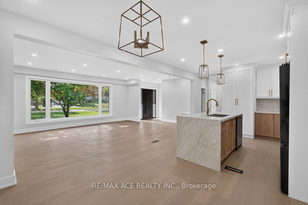 11 Faircroft Boulevard Property Photo 17