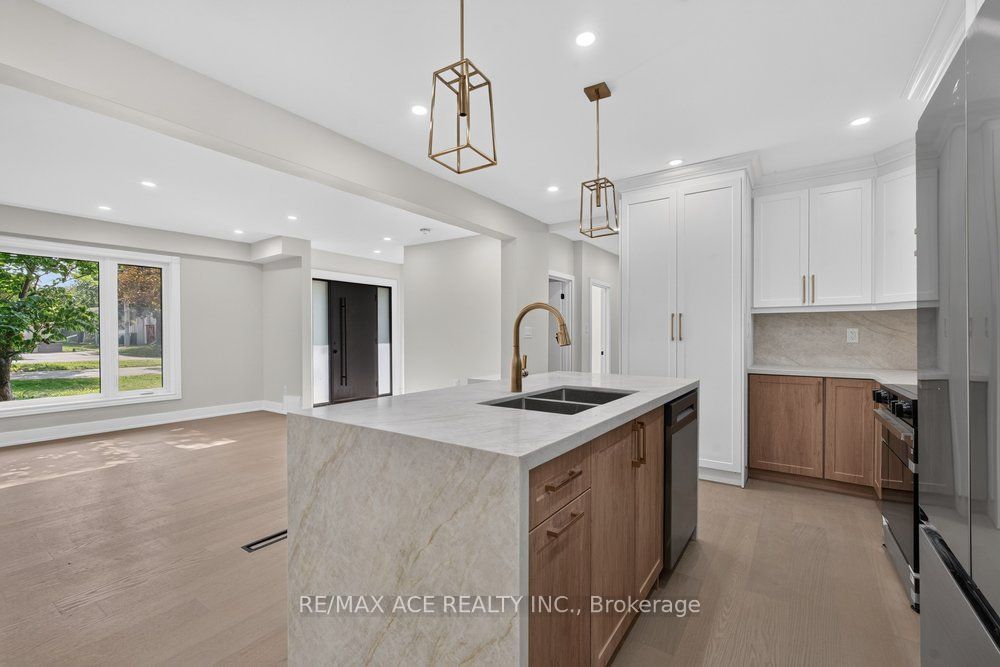 11 Faircroft Boulevard Property Photo 18