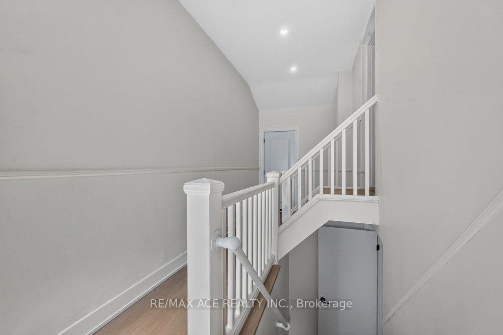 11 Faircroft Boulevard Property Photo 33