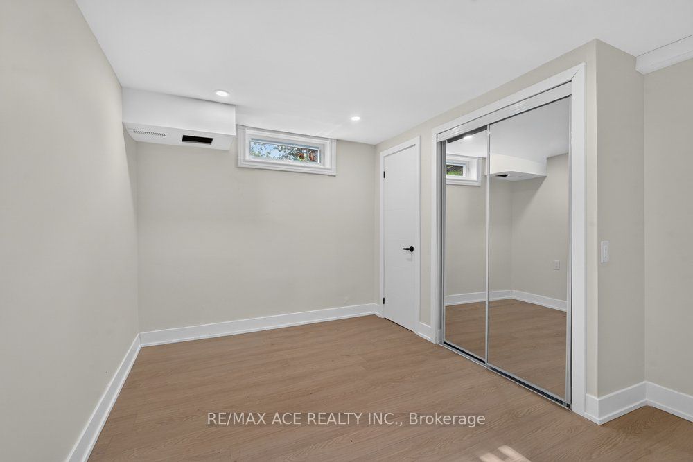 11 Faircroft Boulevard Property Photo 34