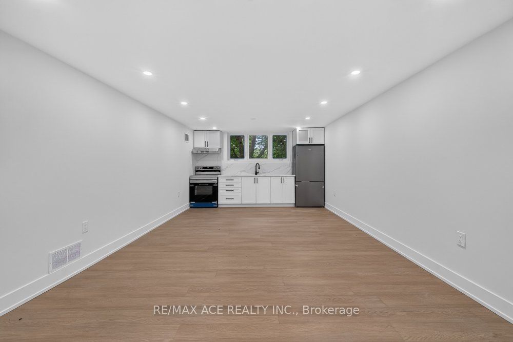 11 Faircroft Boulevard Property Photo 38