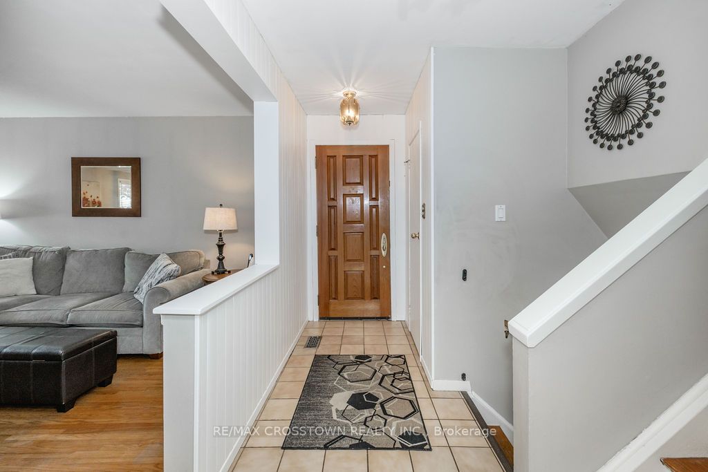 865 Krosno Boulevard Property Photo 2