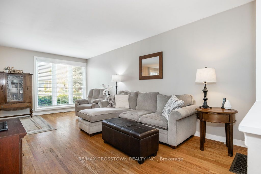 865 Krosno Boulevard Property Photo 4