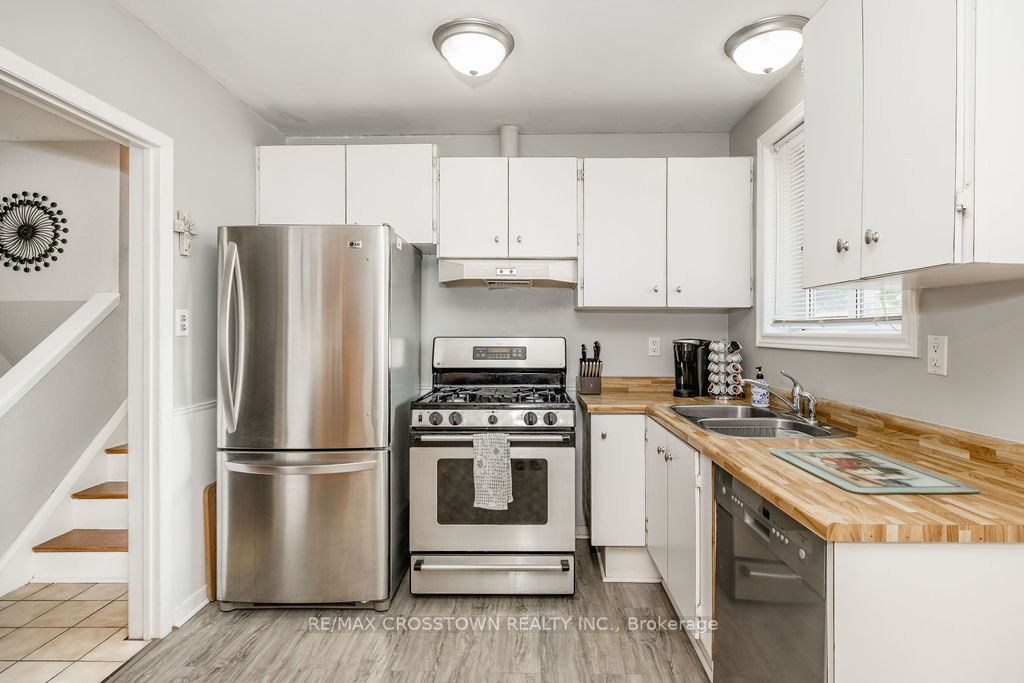 865 Krosno Boulevard Property Photo 10