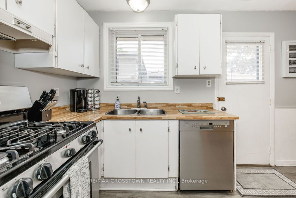 865 Krosno Boulevard Property Photo 11