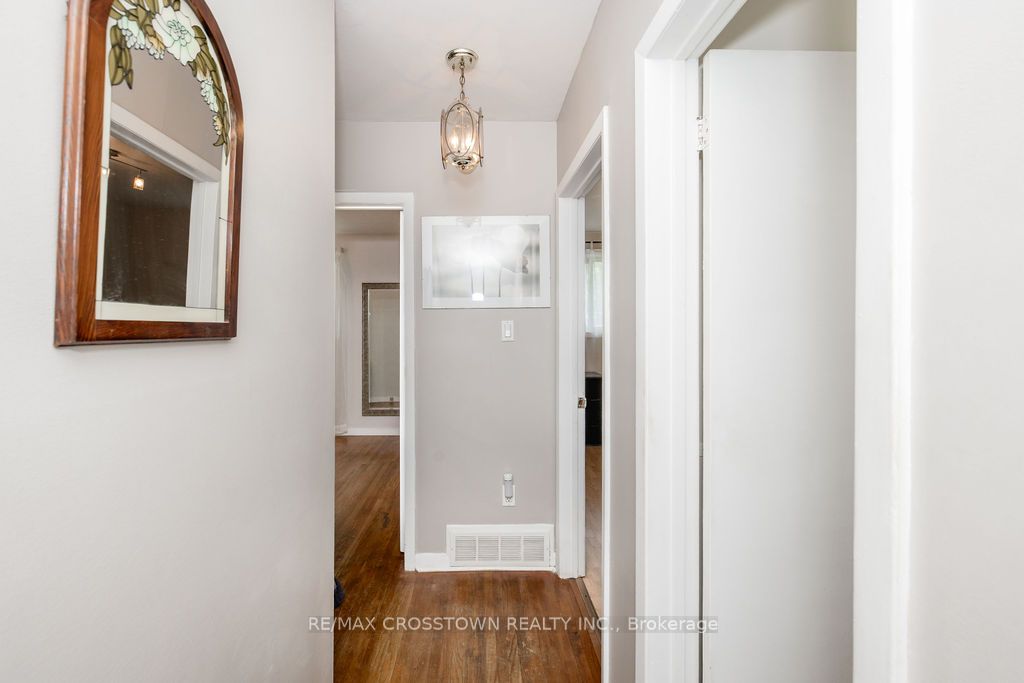 865 Krosno Boulevard Property Photo 17