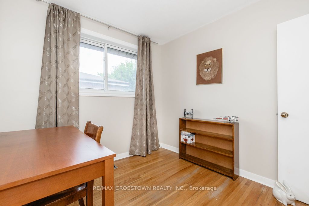 865 Krosno Boulevard Property Photo 19