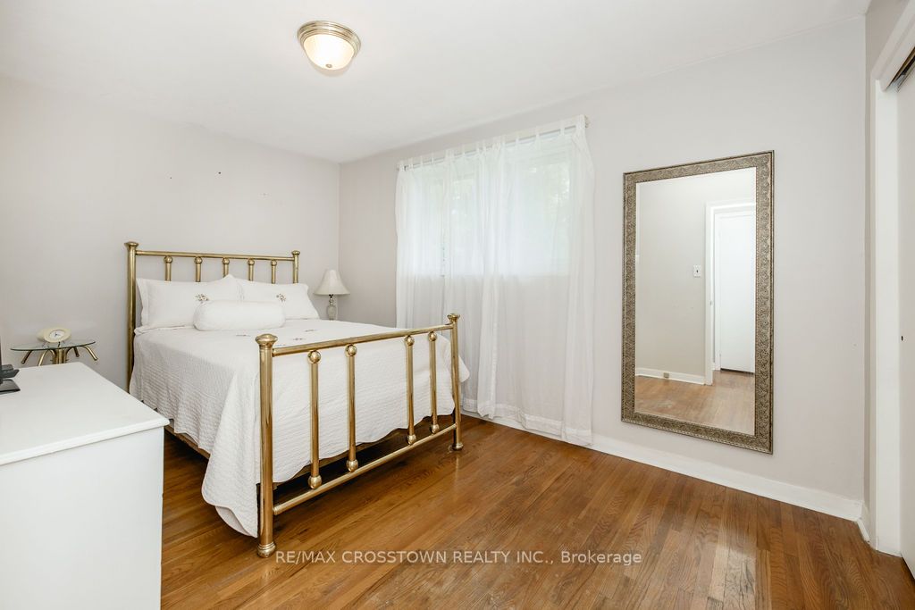 865 Krosno Boulevard Property Photo 20