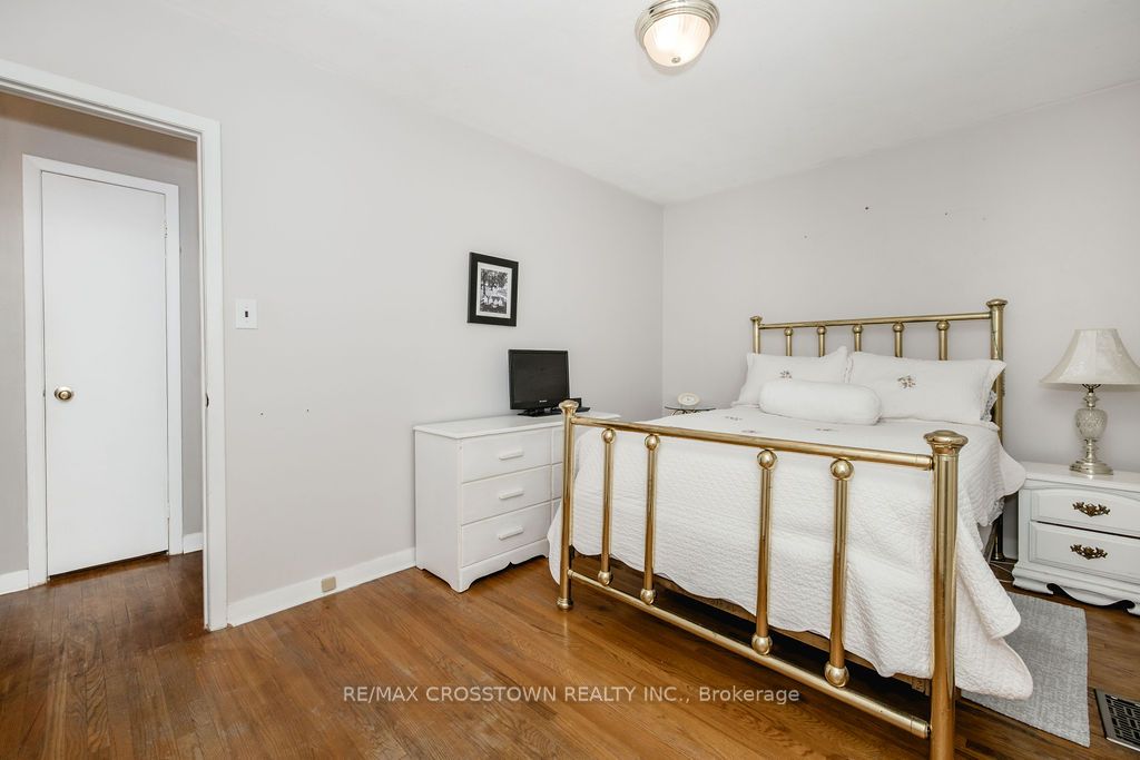 865 Krosno Boulevard Property Photo 21