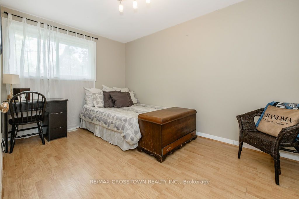 865 Krosno Boulevard Property Photo 22