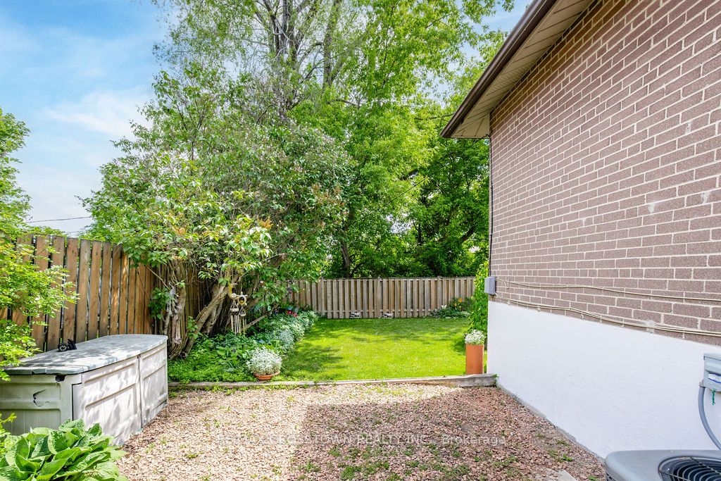 865 Krosno Boulevard Property Photo 35