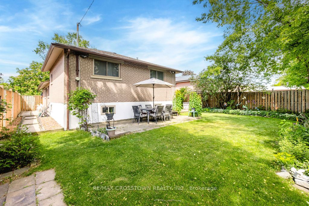 865 Krosno Boulevard Property Photo 43