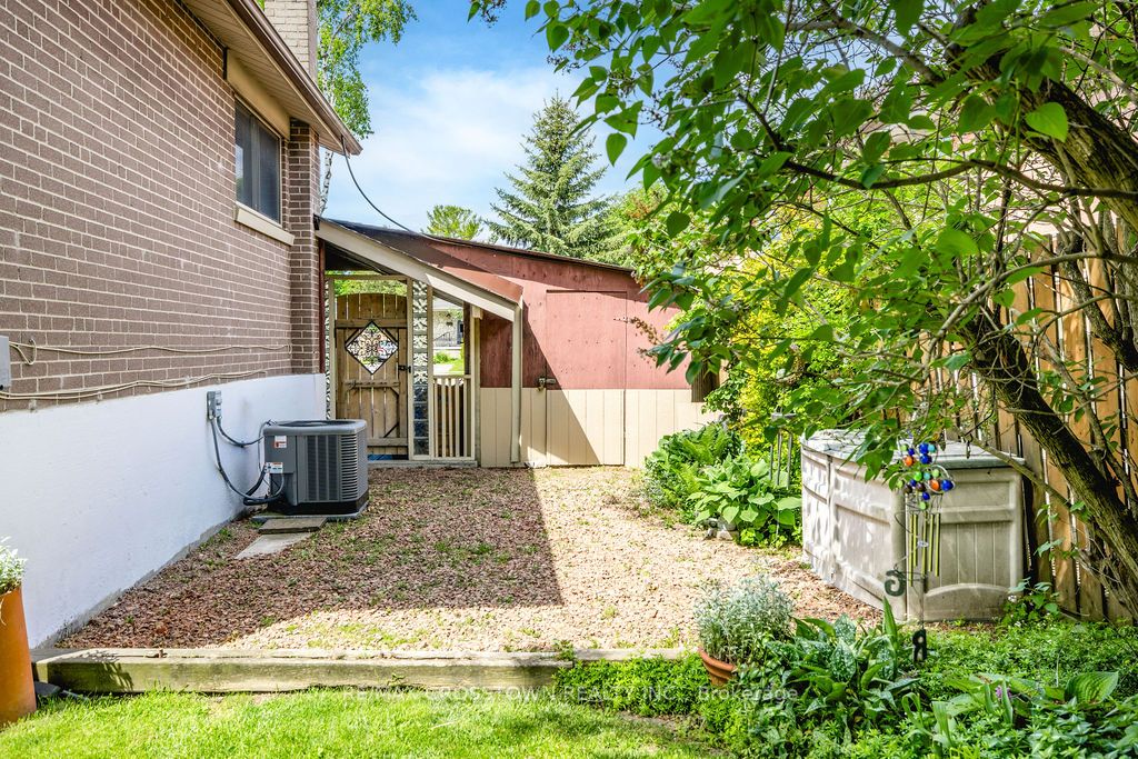 865 Krosno Boulevard Property Photo 44