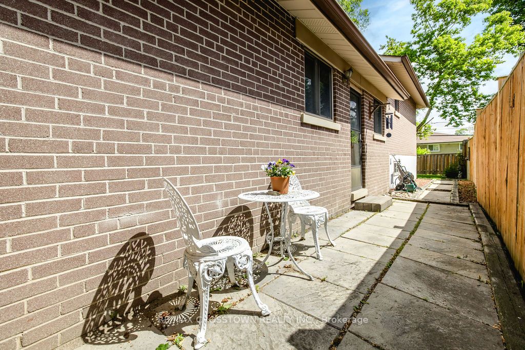 865 Krosno Boulevard Property Photo 45