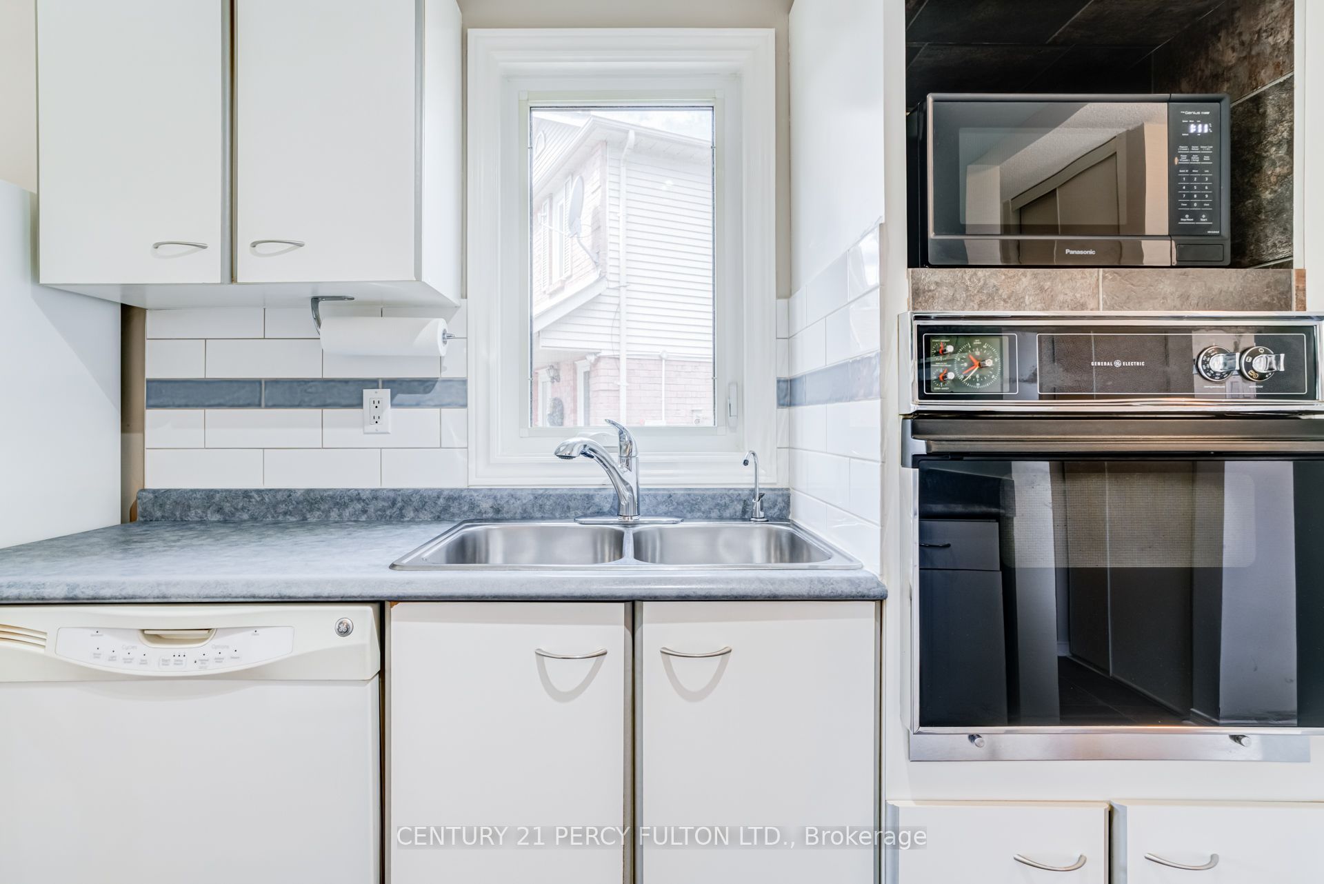 1391 Anton Square Property Photo 11