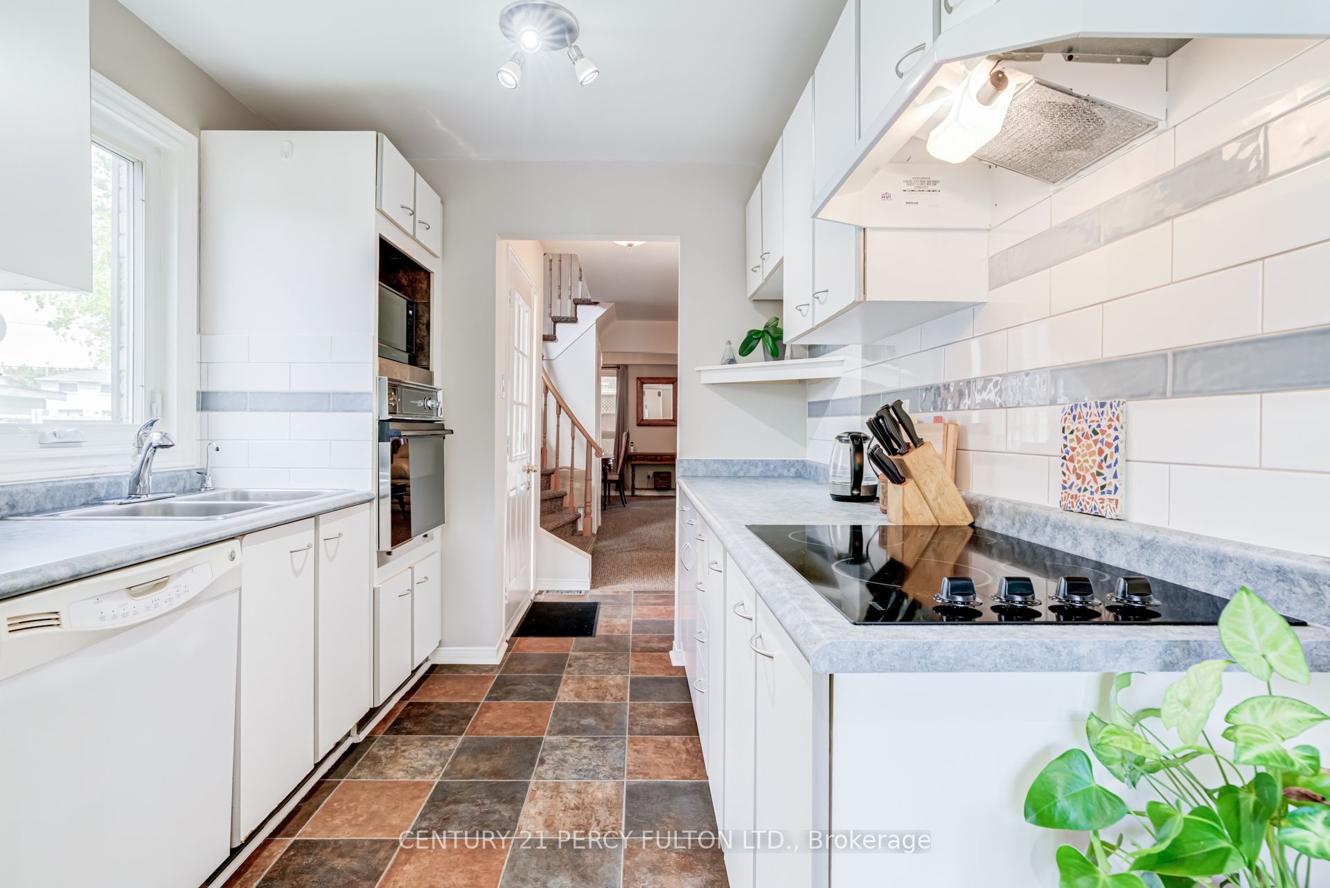 1391 Anton Square Property Photo 13