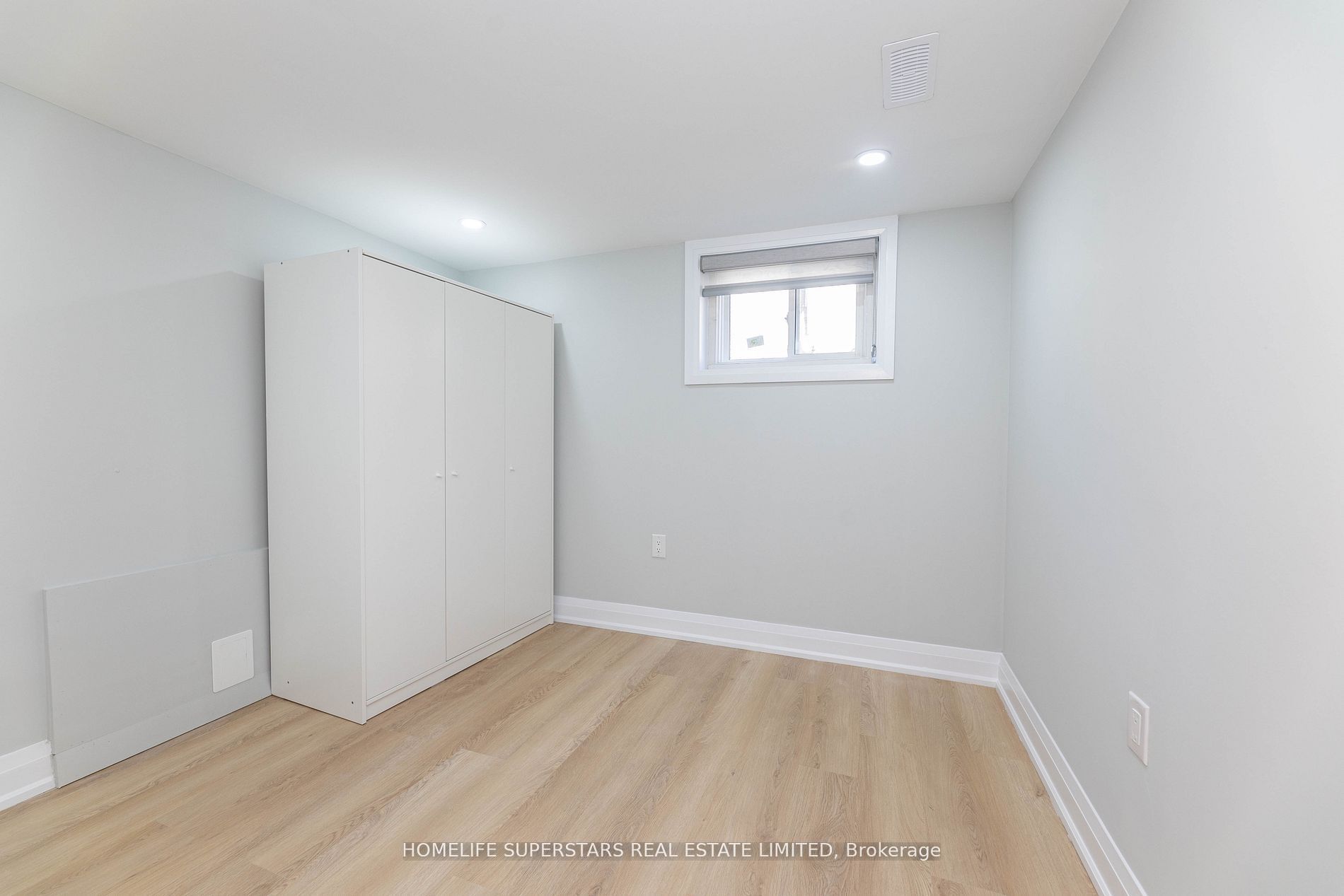 59 Hollyhedge Drive Property Photo 6