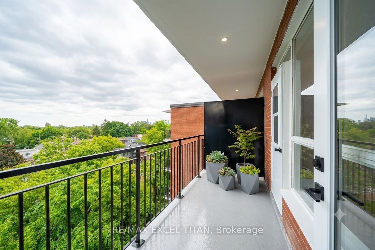 165 Cosburn Avenue 101 Property Photo 8