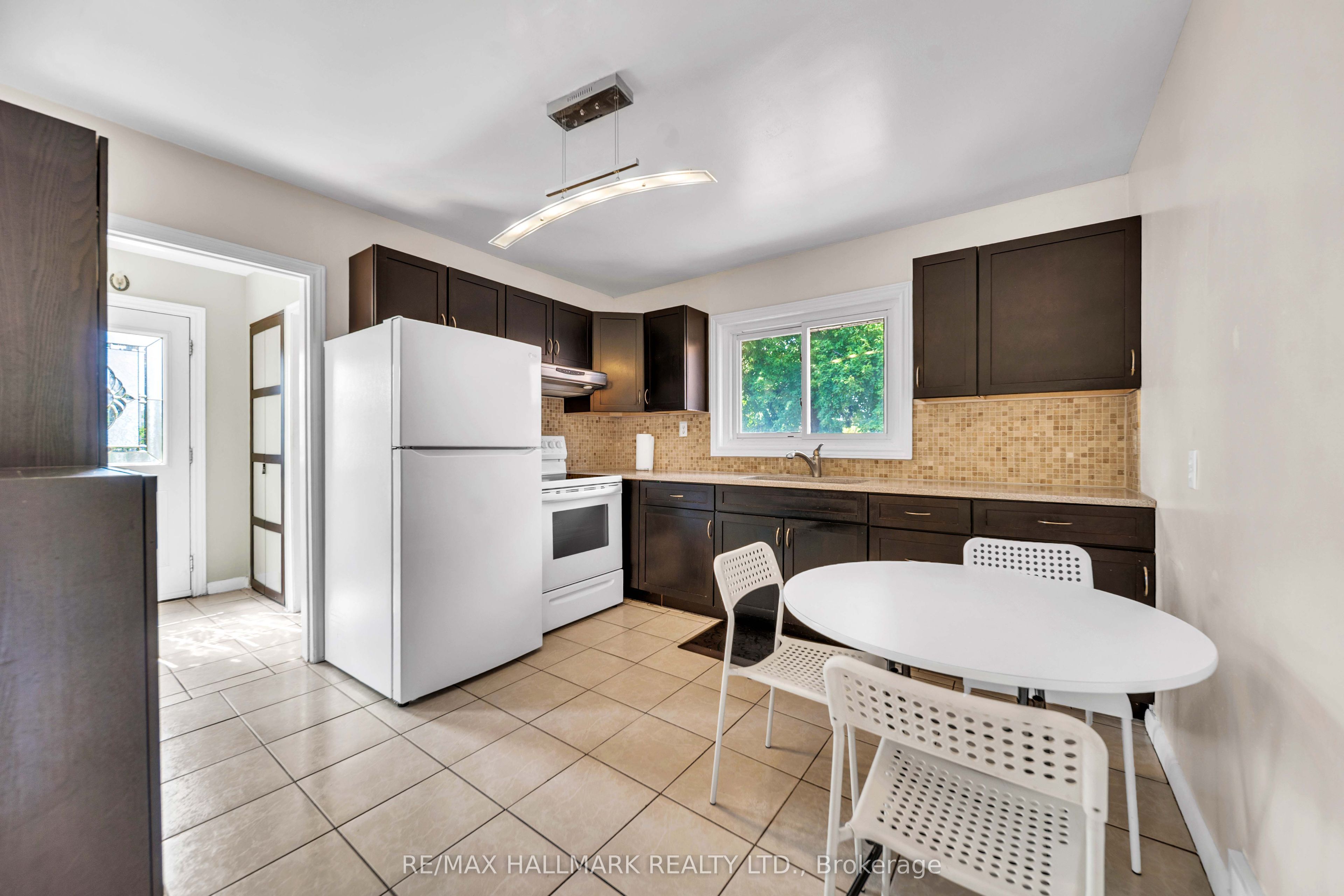 1557 Pharmacy Avenue Property Photo 9